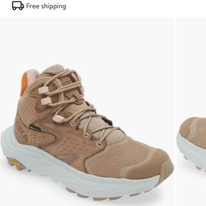Womens Anapaca Hoka - brand new